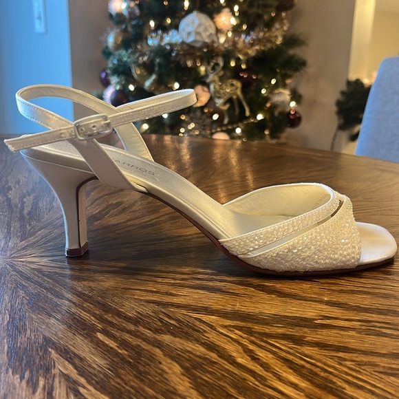 Ivory heels with sparkle - Picture 8 of 8